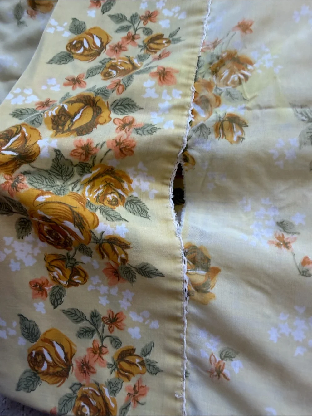 Canon Yellow Rose Print Pillowcase with Green Leaves